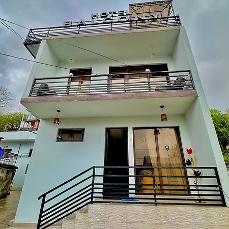 Hotel Balcony Кутаиси Екстериор снимка