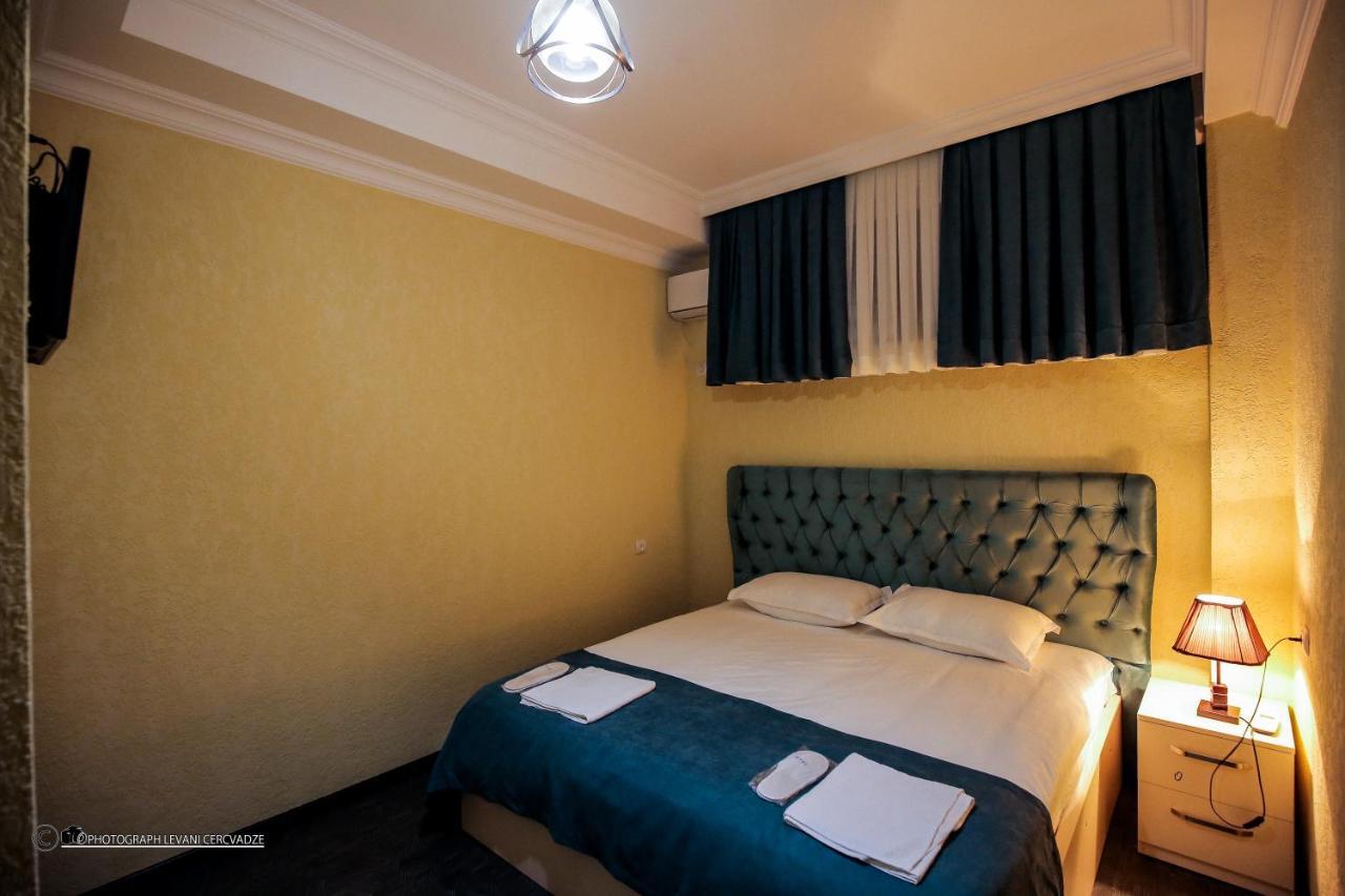 Hotel Balcony Кутаиси Екстериор снимка