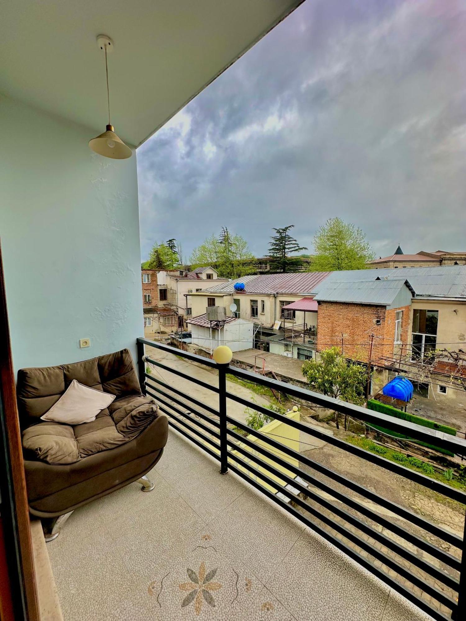 Hotel Balcony Кутаиси Екстериор снимка
