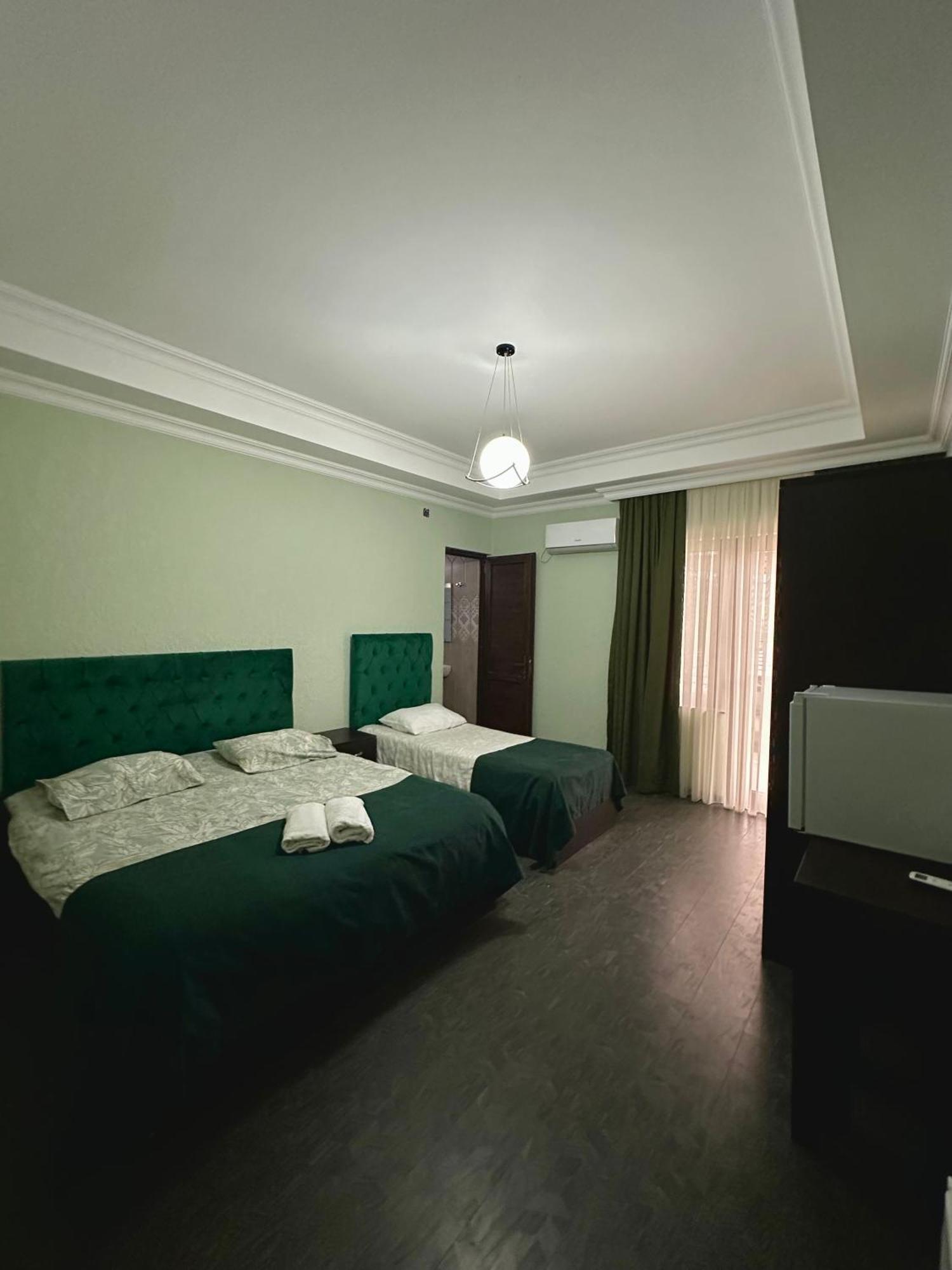 Hotel Balcony Кутаиси Екстериор снимка