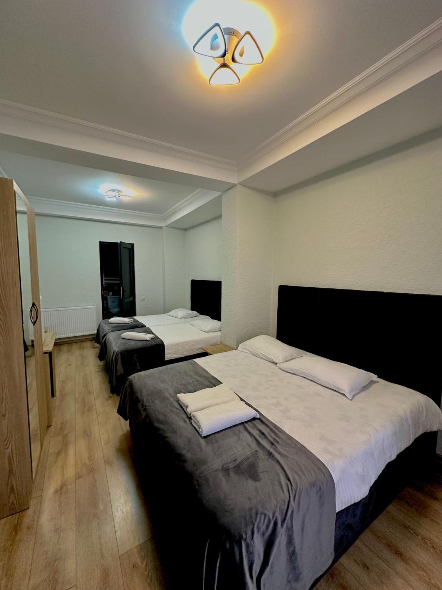 Hotel Balcony Кутаиси Екстериор снимка