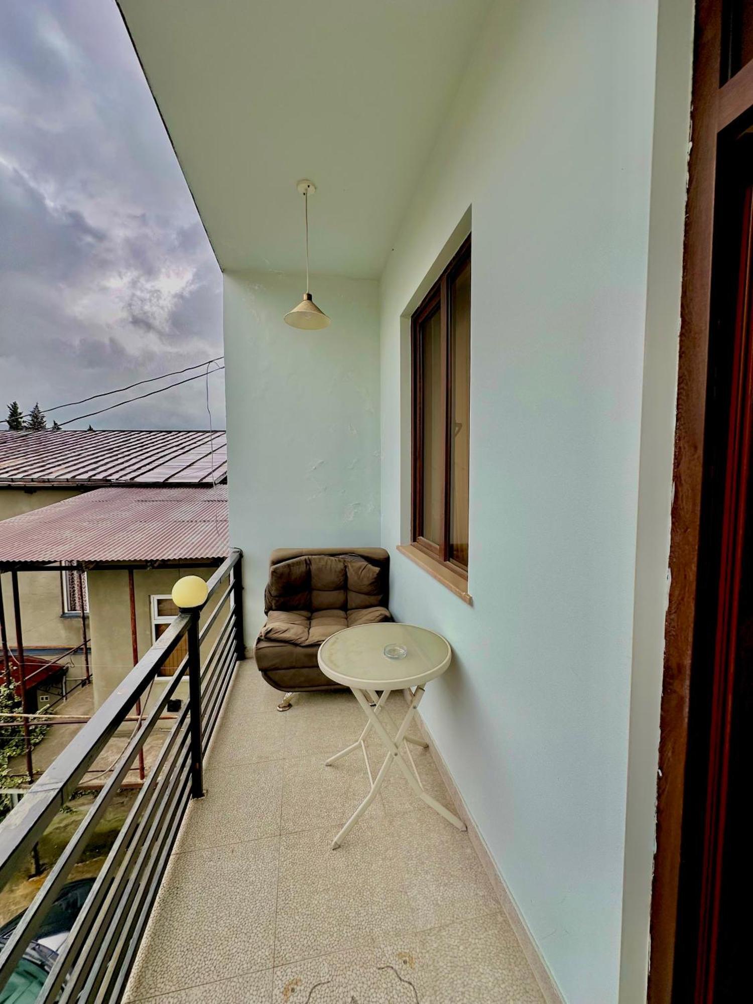 Hotel Balcony Кутаиси Екстериор снимка