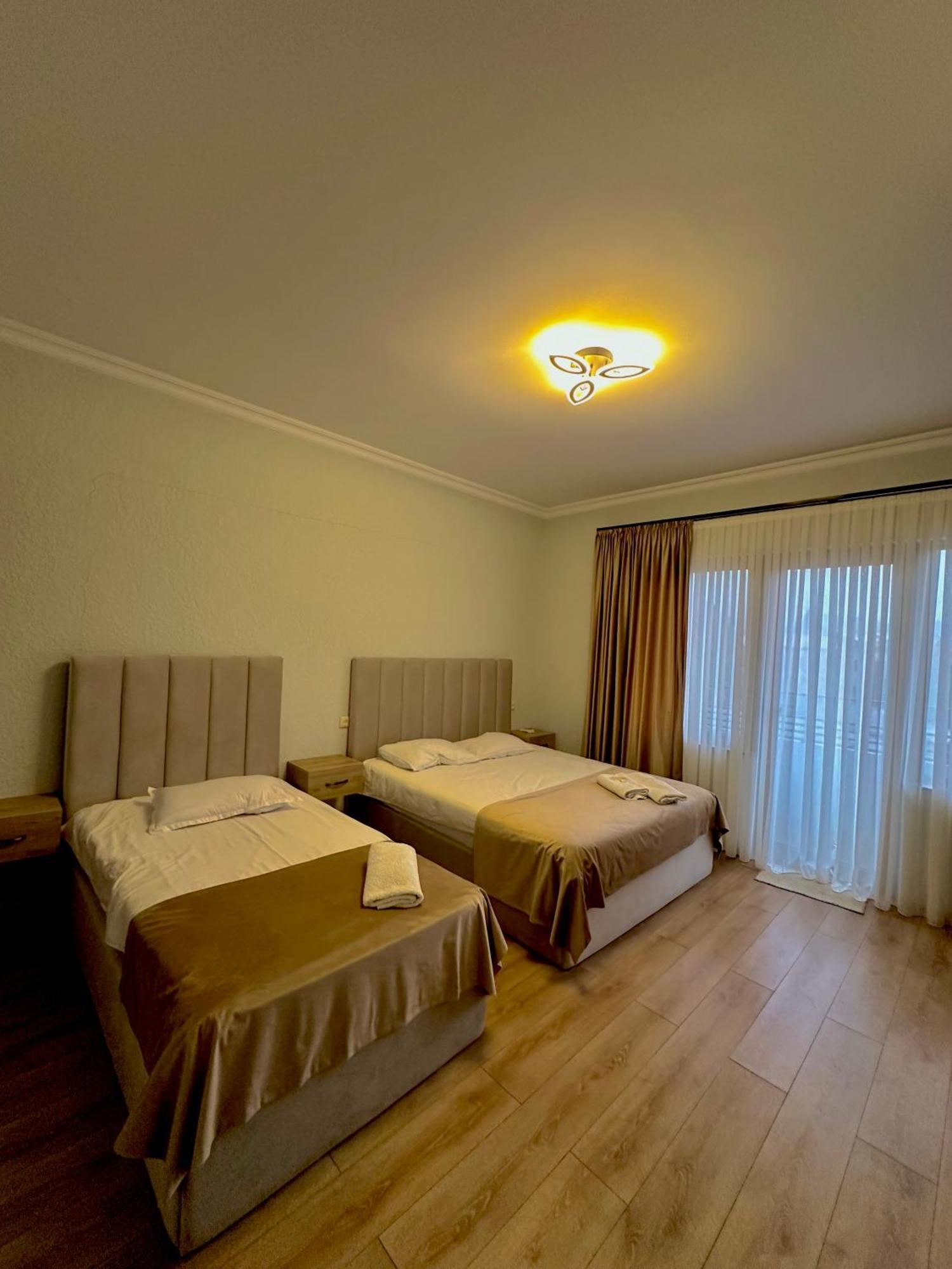 Hotel Balcony Кутаиси Екстериор снимка