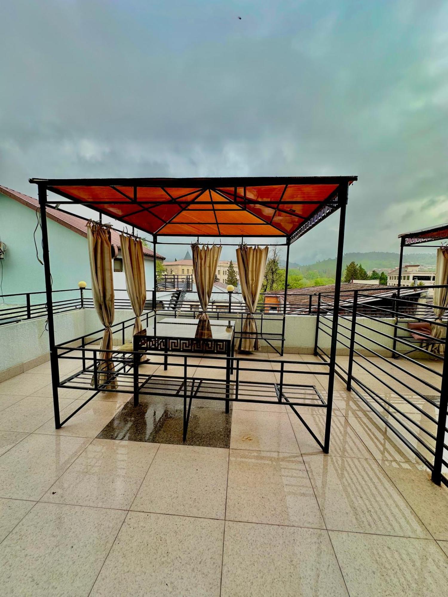 Hotel Balcony Кутаиси Екстериор снимка