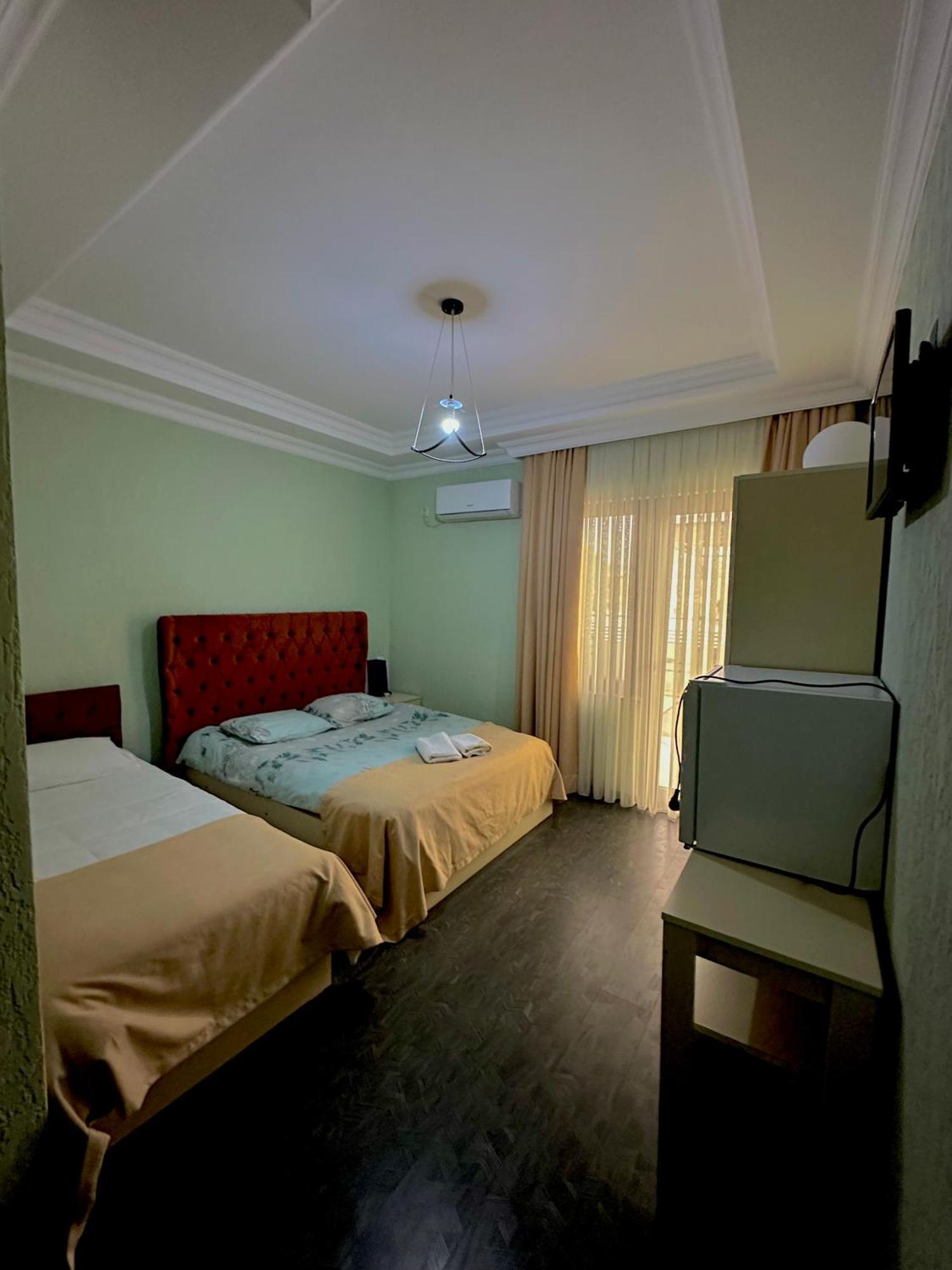 Hotel Balcony Кутаиси Екстериор снимка