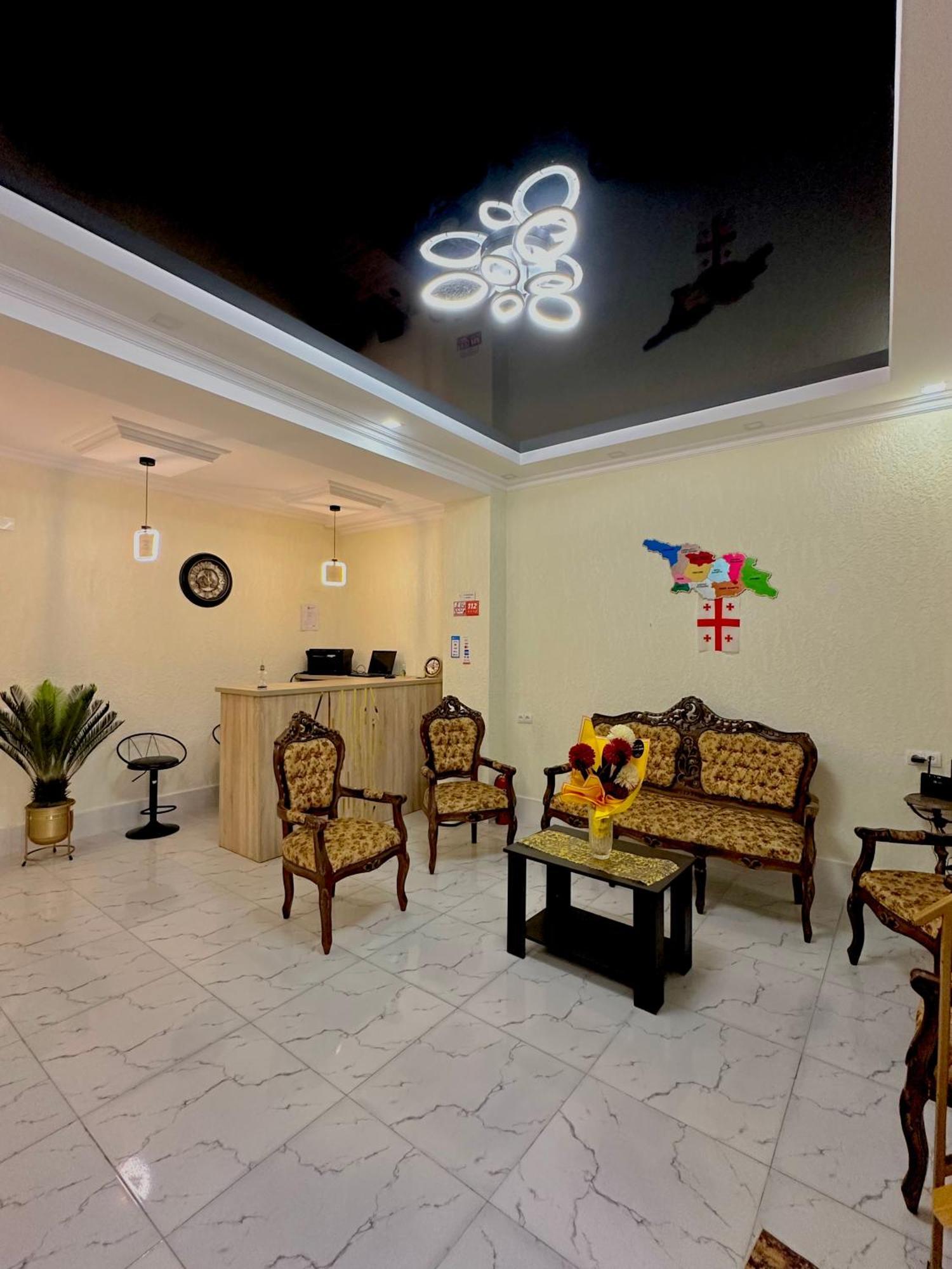 Hotel Balcony Кутаиси Екстериор снимка