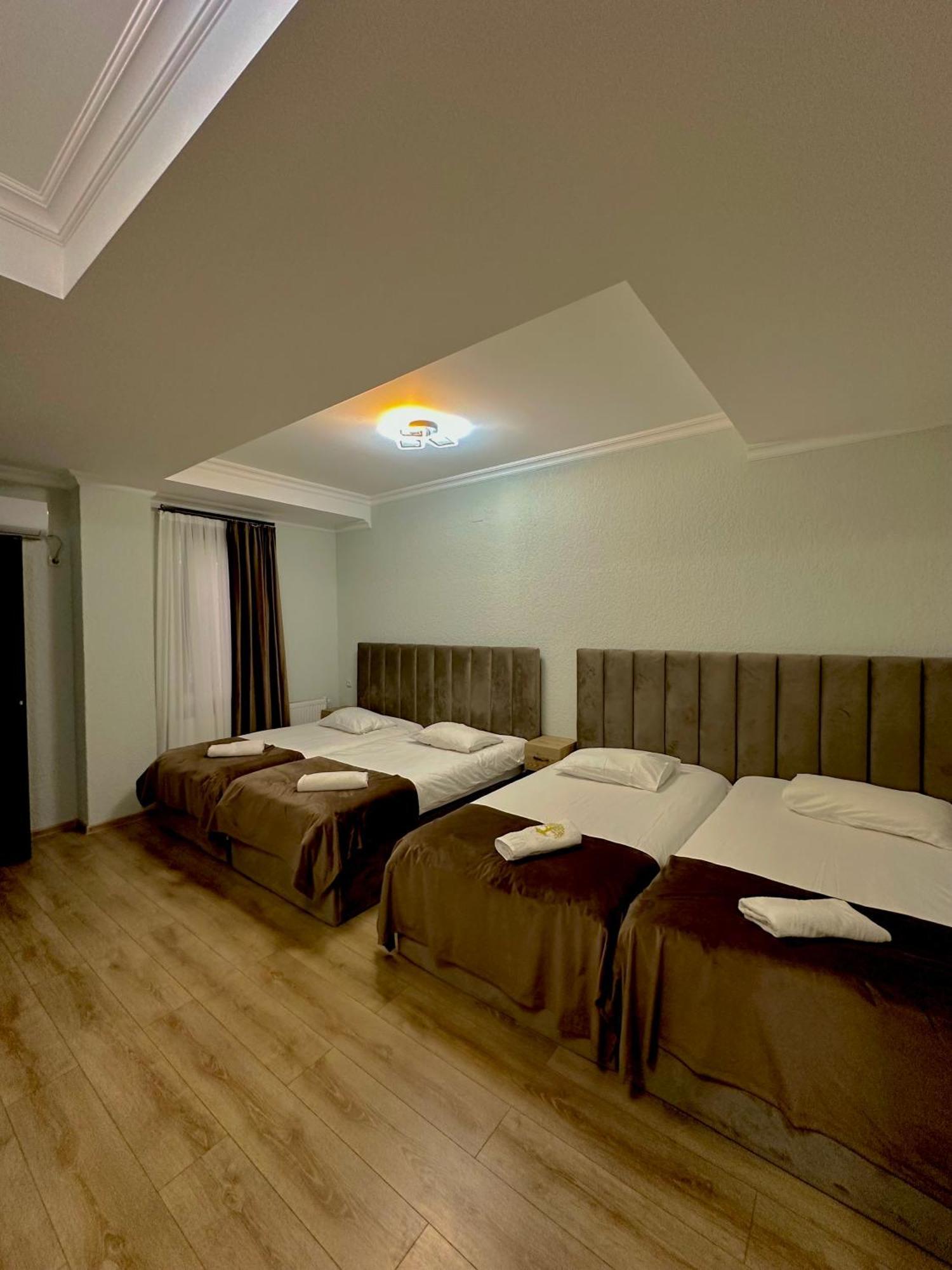 Hotel Balcony Кутаиси Екстериор снимка