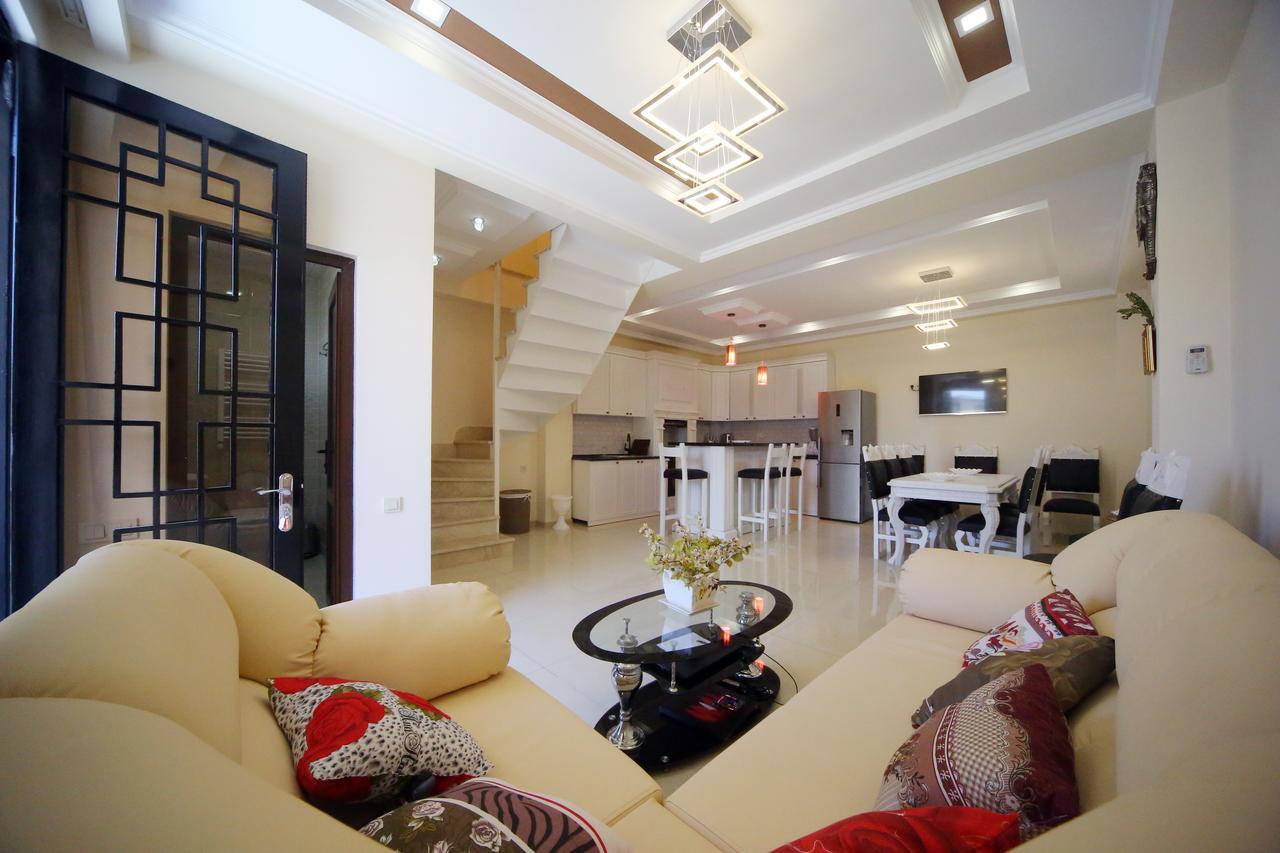 Hotel Balcony Кутаиси Екстериор снимка