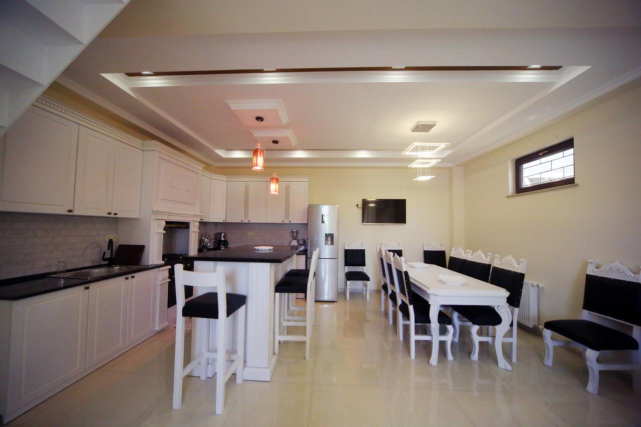 Hotel Balcony Кутаиси Екстериор снимка